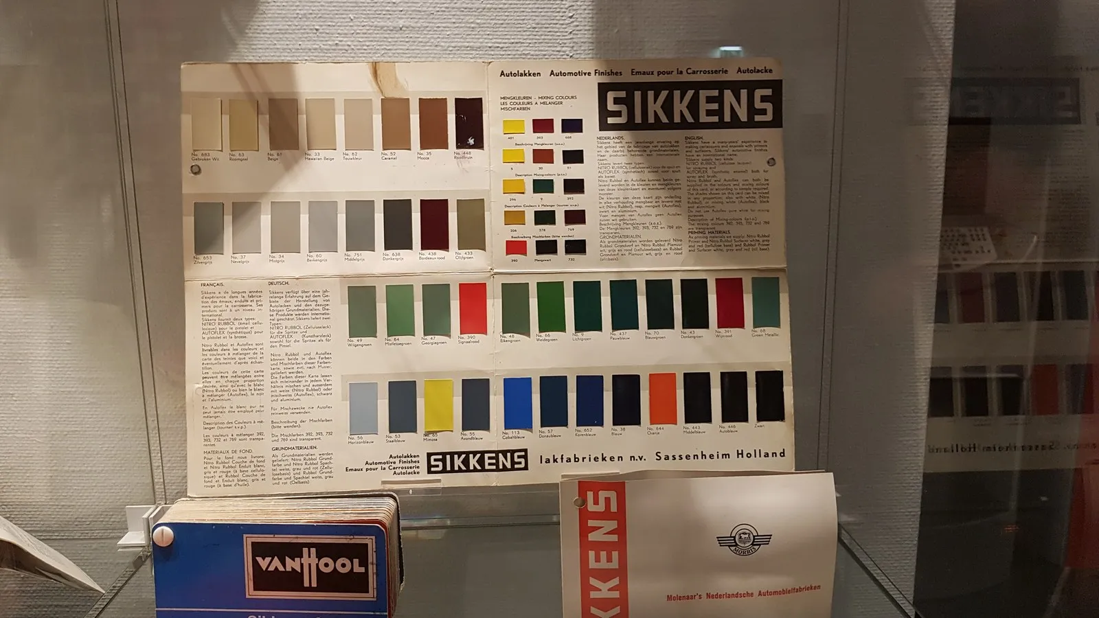 Kleurnamen veranderen: van roos en anjer tot roze